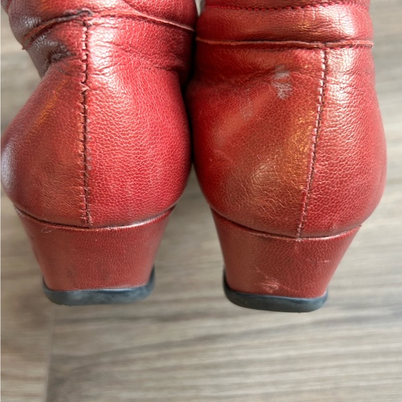 Softinos Red Leather Wedge Ankle 👠 | 8.5 - Picture 5 of 10